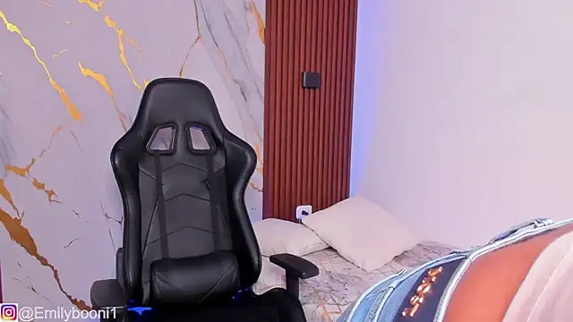 EmilyBoonny1 online show from 11/15/25, 07:54