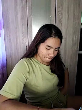 Snapshot of Kissy07 chatting on 02/04/25, 01:45 Kissy07 online show from 02/04/25, 01:45