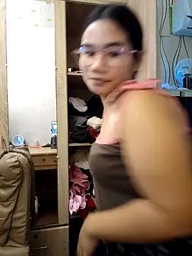 Snapshot of Kissy07 chatting on 11/27/25, 02:13 Kissy07 online show from 11/27/25, 02:13