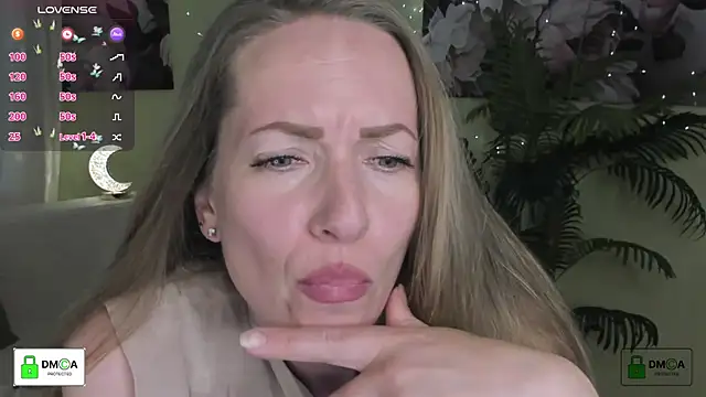 Queenymel online show from 06/20/26, 04:32