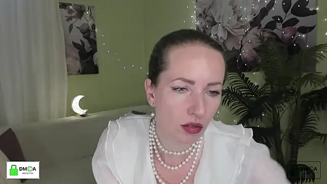 Queenymel online show from 06/28/26, 04:24