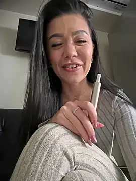 Snapshot of denise_k chatting on 12/22/24, 12:38 denise k online show from 12/22/24, 12:38