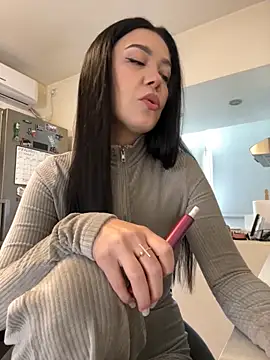 Snapshot of denise_k chatting on 10/25/25, 11:40 denise k online show from 10/25/25, 11:40