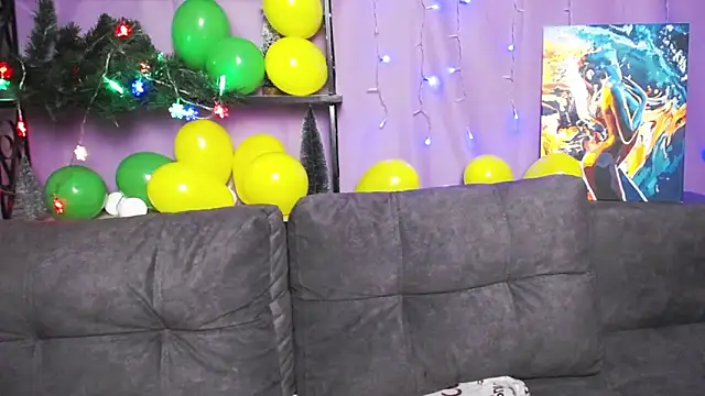 Snapshot of MilaLoona chatting on 01/11/25, 01:32 MilaLoona online show from 01/11/25, 01:32