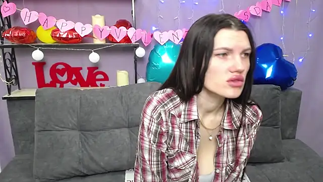 Snapshot of MilaLoona chatting on 02/13/25, 07:03 MilaLoona online show from 02/13/25, 07:03