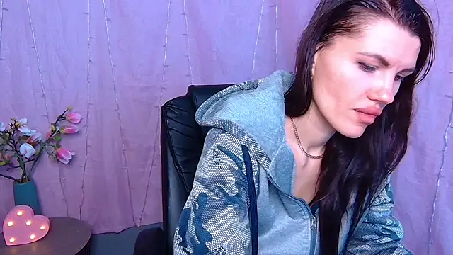 Snapshot of MilaLoona chatting on 02/22/26, 07:29 MilaLoona online show from 02/22/26, 07:29