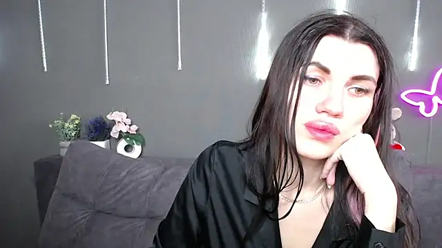MilaLoona online show from 04/24/26, 06:05