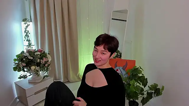 Snapshot of So_audrey chatting on 11/14/25, 08:57 So audrey online show from 11/14/25, 08:57