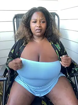 Snapshot of BigFineSelena chatting on 05/08/26, 08:03 BigFineSelena online show from 05/08/26, 08:03