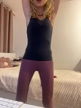 Snapshot of adella13 chatting on 02/20/25, 06:50 adella13 online show from 02/20/25, 06:50