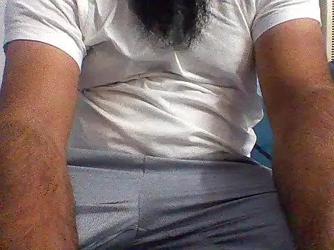 Snapshot of addydaddy579 chatting on 12/04/25, 05:32 addydaddy579 online show from 12/04/25, 05:32