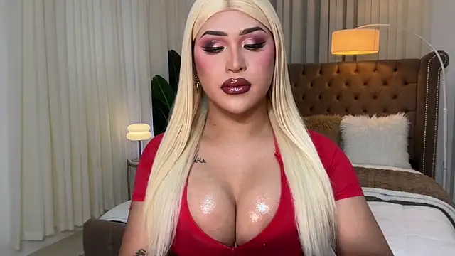 Snapshot of Your_Majesty_Tyra chatting on 03/06/25, 03:13 Your Majesty Tyra online show from 03/06/25, 03:13