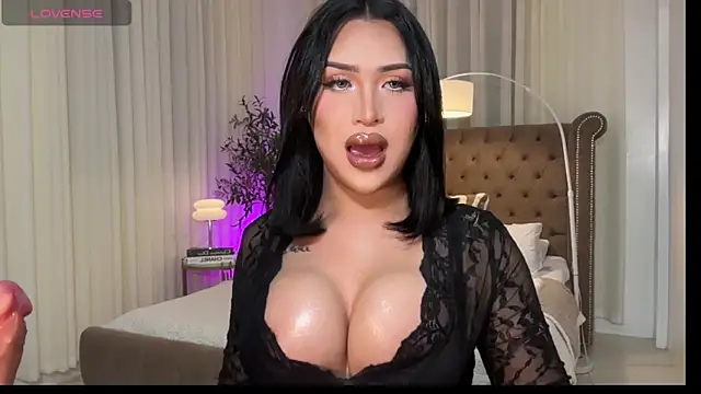 Your Majesty Tyra online show from 02/15/26, 07:51