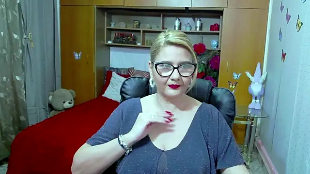 LucilleFenlys online show from 02/15/25, 10:10