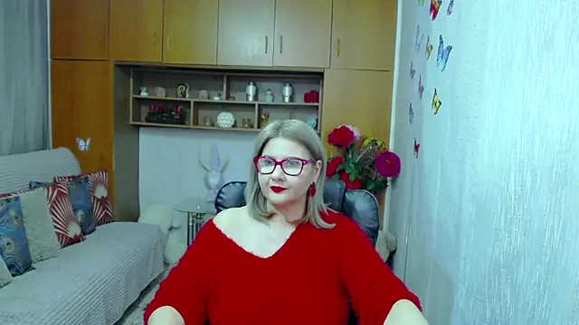 LucilleFenlys online show from 10/21/25, 11:16