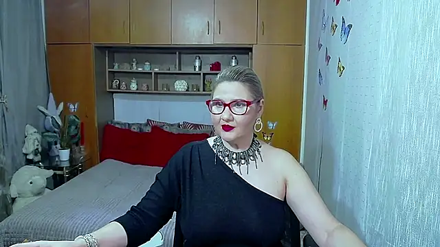 LucilleFenlys online show from 03/30/26, 10:00