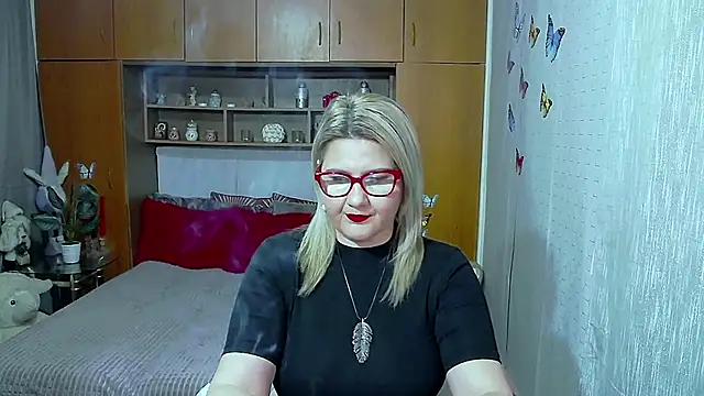 LucilleFenlys online show from 04/05/26, 07:00