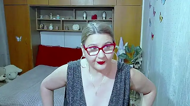 Snapshot of LucilleFenlys chatting on 05/26/26, 08:16 LucilleFenlys online show from 05/26/26, 08:16