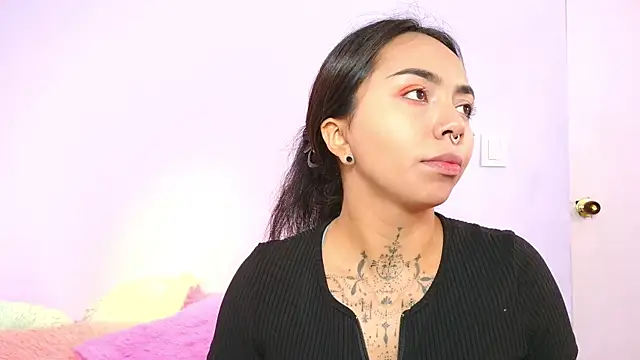 miss soffi  online show from 10/30/25, 12:28