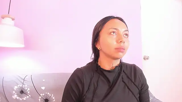 miss soffi  online show from 07/01/26, 12:18