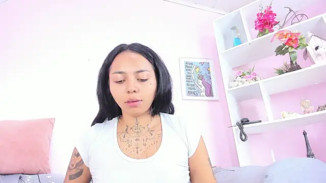 miss soffi  online show from 07/08/26, 12:20