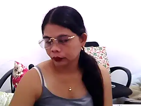 Snapshot of pinay_milfxx chatting on 02/21/25, 11:54 pinay milfxx online show from 02/21/25, 11:54