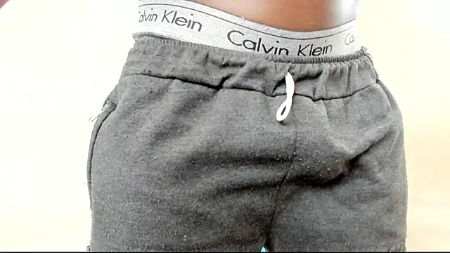 Snapshot of Black_Master19cm chatting on 03/05/25, 06:45 Black Master19cm online show from 03/05/25, 06:45