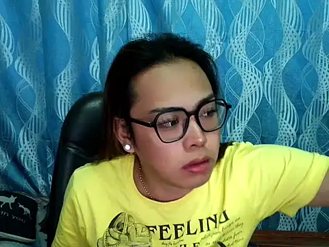 Your PrettyGirlxxx online show from 09/13/25, 06:13