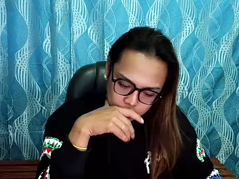 Your PrettyGirlxxx online show from 09/17/25, 07:10