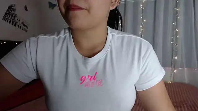 Snapshot of Hana___ chatting on 12/04/25, 08:50 Hana online show from 12/04/25, 08:50