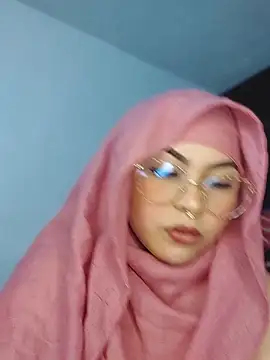 Hana    online show from 04/15/26, 10:43