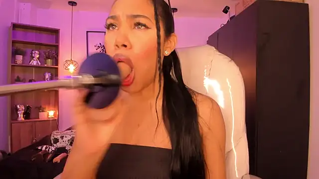 Snapshot of Olivia_ds chatting on 12/30/24, 03:58 Olivia ds online show from 12/30/24, 03:58