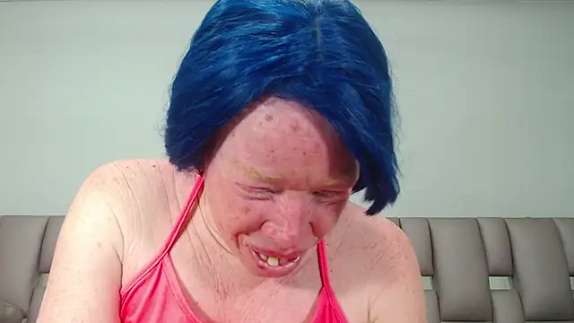 Kittywhiteass online show from 09/29/25, 12:49