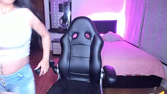 Snapshot of yesie_hot chatting on 12/07/24, 04:09 yesie hot online show from 12/07/24, 04:09