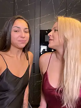 Snapshot of Keep_us_wild chatting on 01/05/25, 10:50 Keep us wild online show from 01/05/25, 10:50