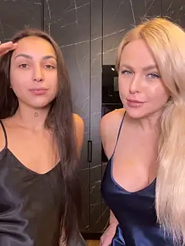 Snapshot of Keep_us_wild chatting on 02/07/25, 05:20 Keep us wild online show from 02/07/25, 05:20