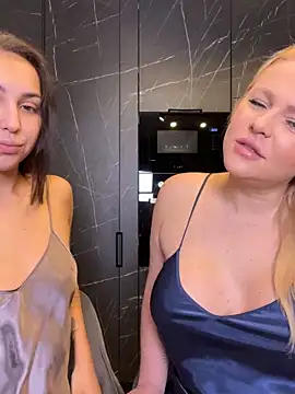 Snapshot of Keep_us_wild chatting on 02/09/25, 10:43 Keep us wild online show from 02/09/25, 10:43