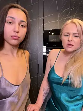 Snapshot of Keep_us_wild chatting on 02/21/25, 06:18 Keep us wild online show from 02/21/25, 06:18