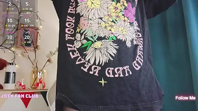 Snapshot of evangel1ne chatting on 01/05/25, 11:59 evangel1ne online show from 01/05/25, 11:59