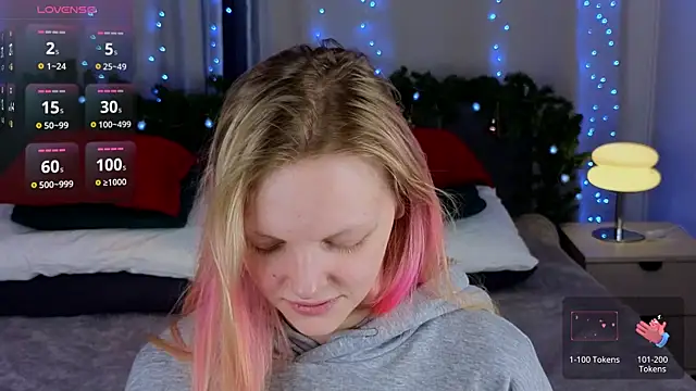 Snapshot of evangel1ne chatting on 01/12/25, 10:12 evangel1ne online show from 01/12/25, 10:12