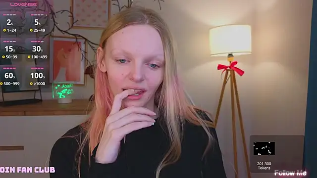 Snapshot of evangel1ne chatting on 02/05/25, 09:36 evangel1ne online show from 02/05/25, 09:36