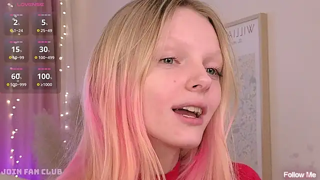 Snapshot of evangel1ne chatting on 02/06/25, 09:53 evangel1ne online show from 02/06/25, 09:53