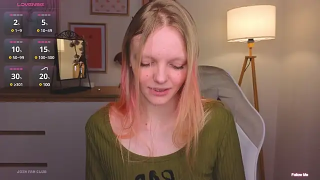 Snapshot of evangel1ne chatting on 02/28/25, 03:37 evangel1ne online show from 02/28/25, 03:37