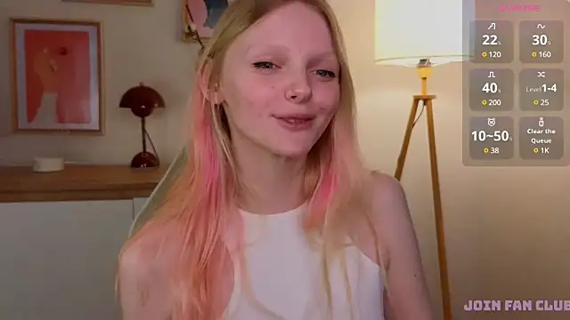 Snapshot of evangel1ne chatting on 03/07/25, 11:07 evangel1ne online show from 03/07/25, 11:07