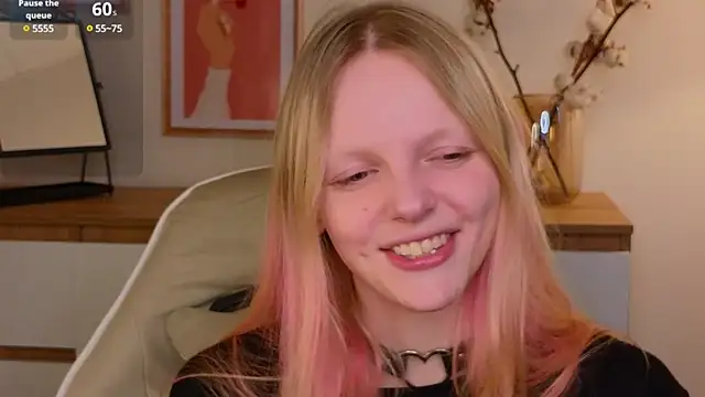 Snapshot of evangel1ne chatting on 03/10/25, 09:10 evangel1ne online show from 03/10/25, 09:10