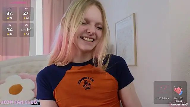 Snapshot of evangel1ne chatting on 03/22/25, 08:08 evangel1ne online show from 03/22/25, 08:08