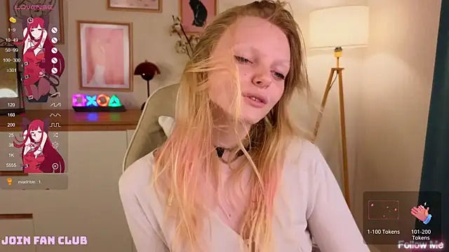 Snapshot of evangel1ne chatting on 09/28/25, 09:31 evangel1ne online show from 09/28/25, 09:31