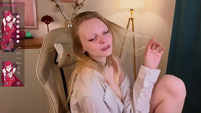 Snapshot of evangel1ne chatting on 10/12/25, 09:36 evangel1ne online show from 10/12/25, 09:36