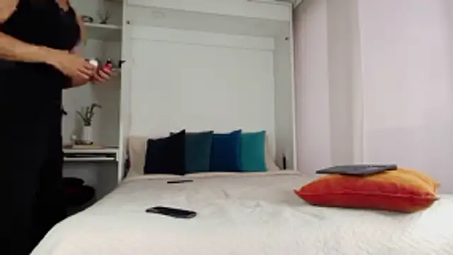 Robyn Miller online show from 10/25/25, 10:37