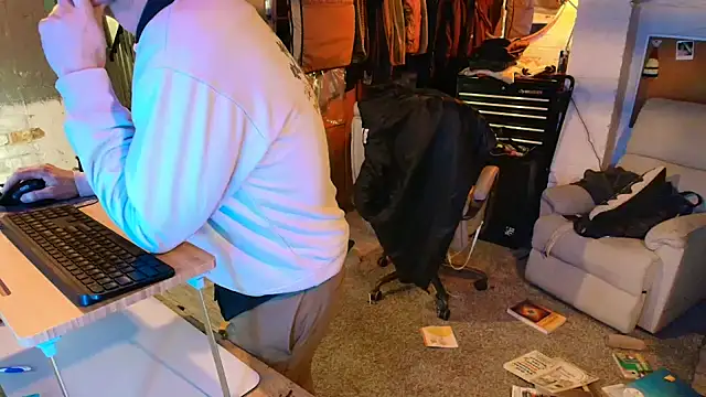 cumhungrybottom4u online show from 03/02/26, 03:09